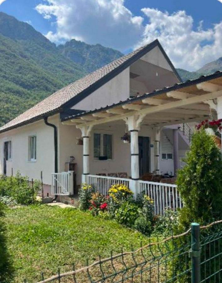 Lola Guest House Vuthaj Kültér fotó