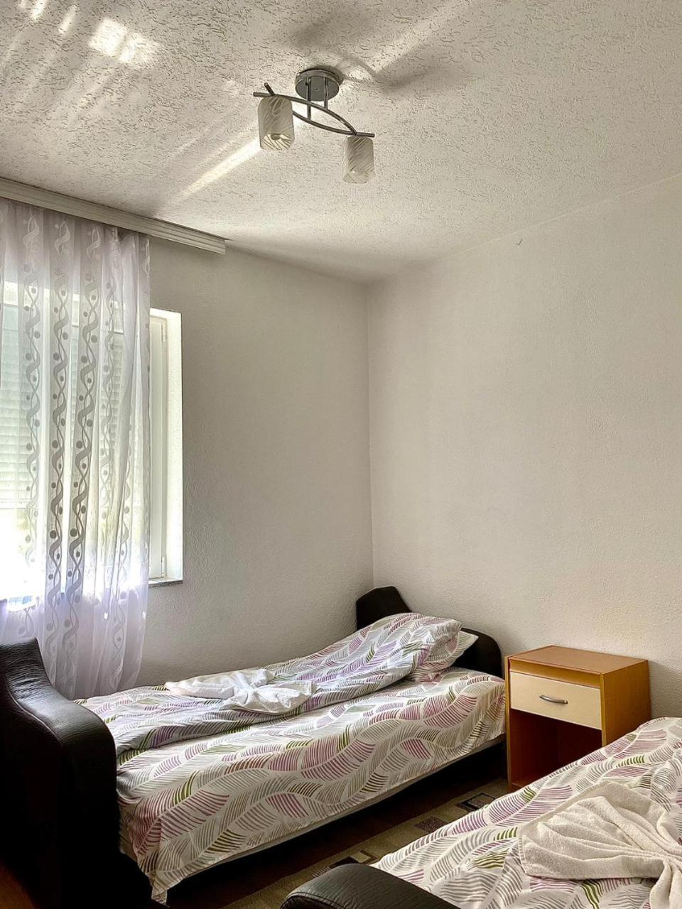 Lola Guest House Vuthaj Kültér fotó